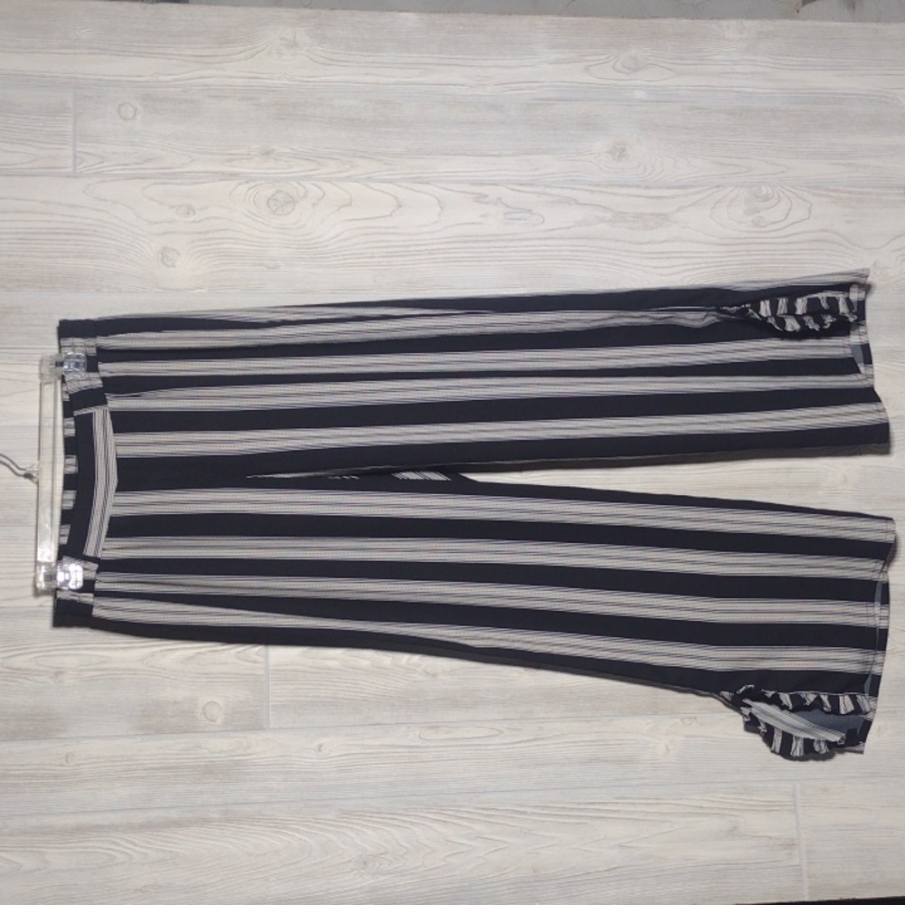 Stylish Wide Leg Palazzo Pant W/ Frilled Slit Hem